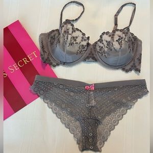 NEW Victoria’s Secret unlined Demi bra set